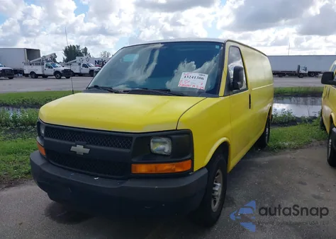 2014 Chevrolet Express 2500 Work Van z USA, uszkodzony, nr VIN 1GCWGFBA5E1175862